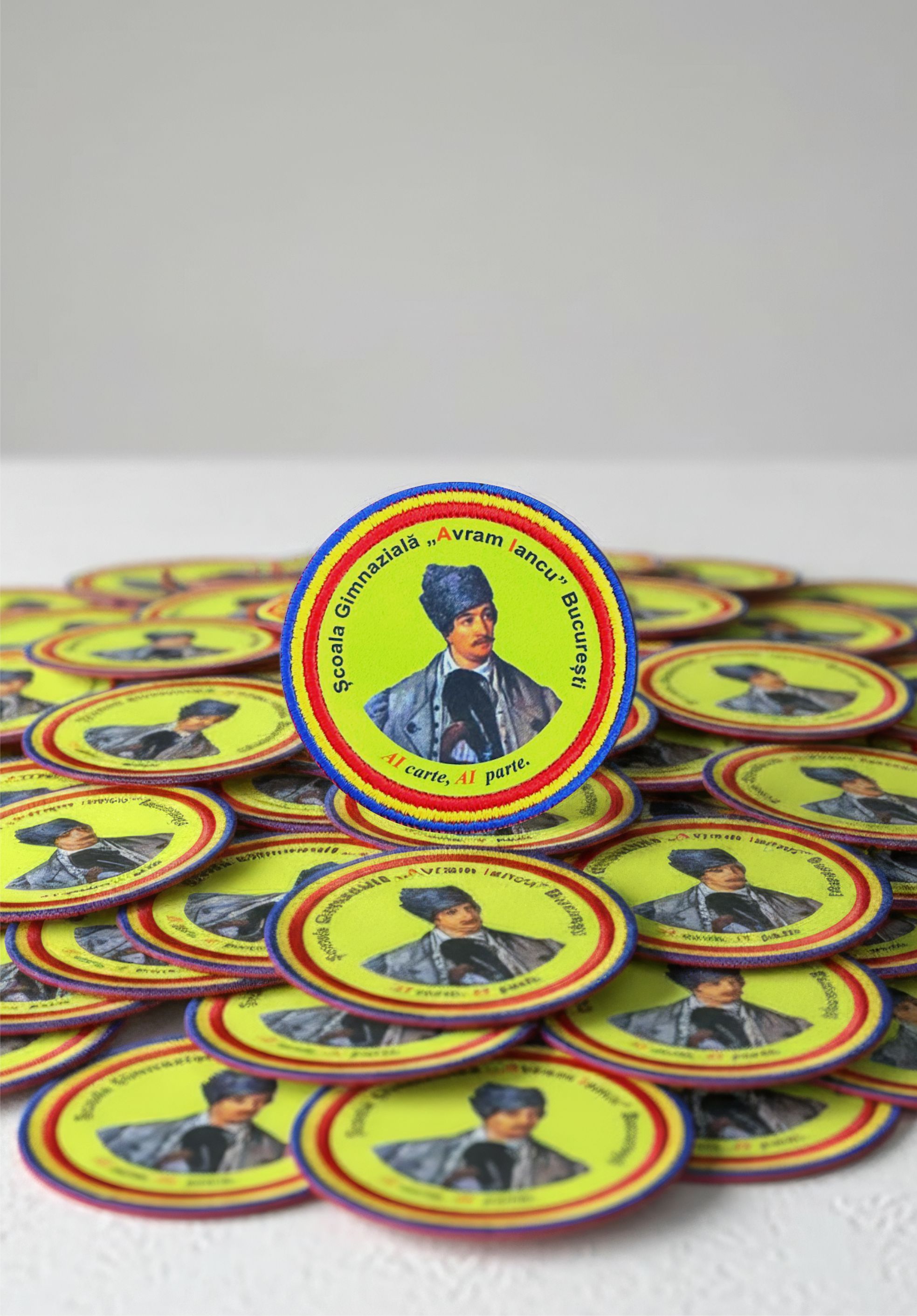 Emblemă Școala Gimnazială Avram Iancu